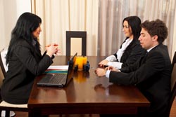 אחריות מקצועית של עורכי דין - האם יכולים לייצג שני צדדים יחד?