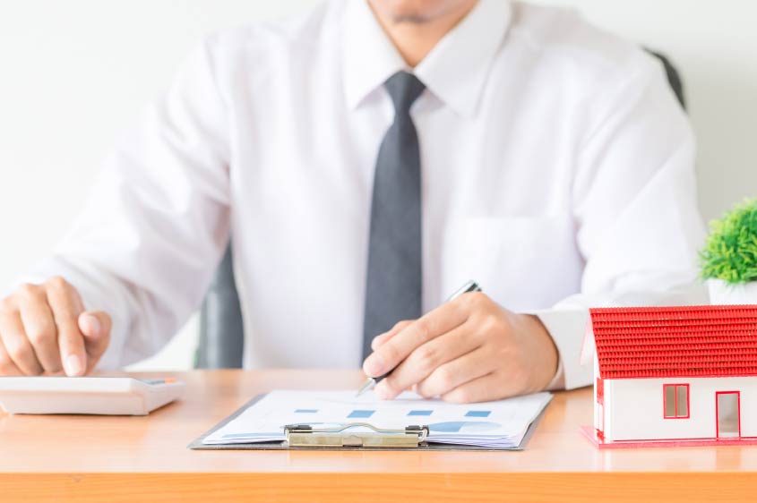 האם מתווך בעסקת אקראי במקרקעין זכאי לדמי תיווך?