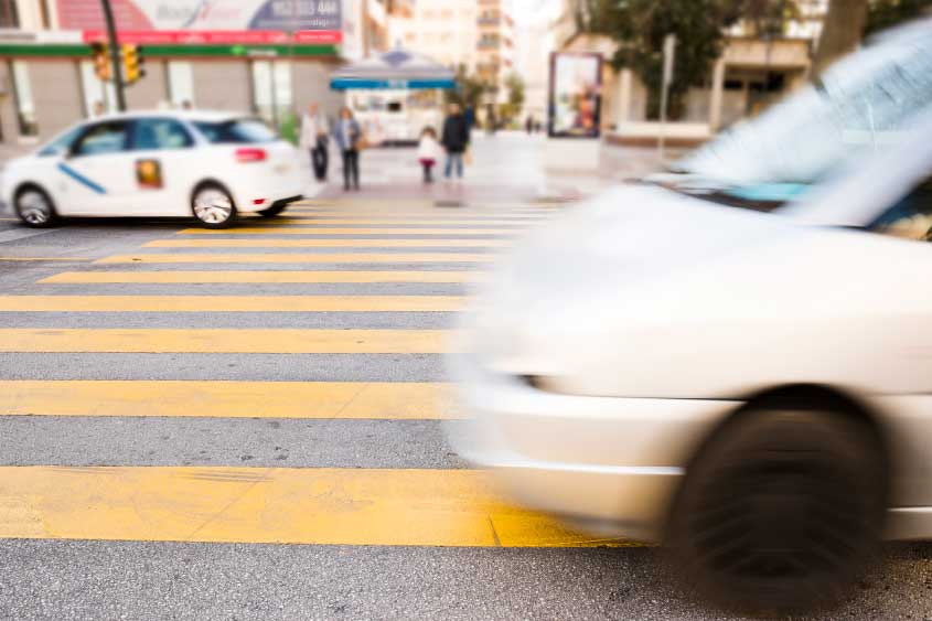 זכויות וחובות נהגים והולכי רגל במעבר חציה