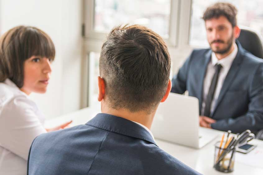 ראיון אישי – עו"ד ומגשר תומר שזר