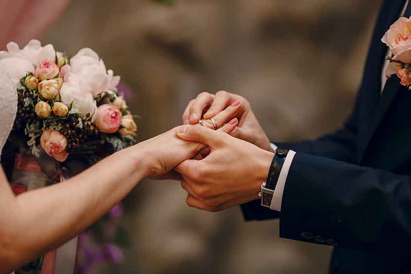 לכל חתונה דרך משלה להסתיים