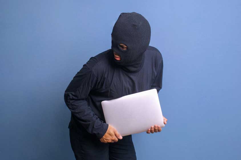 גניבה בידי עובד (או גניבה ממעביד)