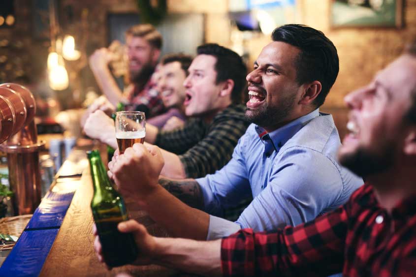 הידעת? שידרת בבית העסק משחק כדורגל, אתה עלול להיתבע!