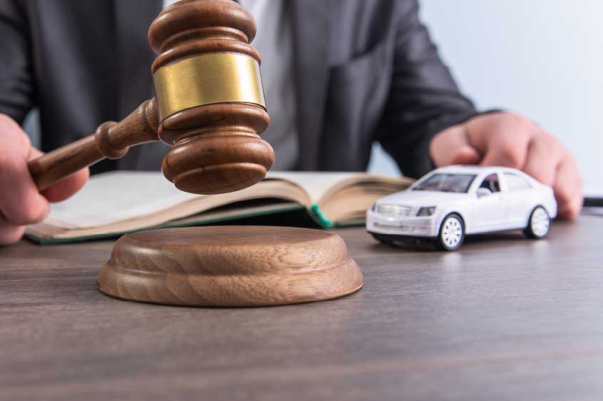 חברת הביטוח דחתה את התביעה שלך בגלל חריג בפוליסה?