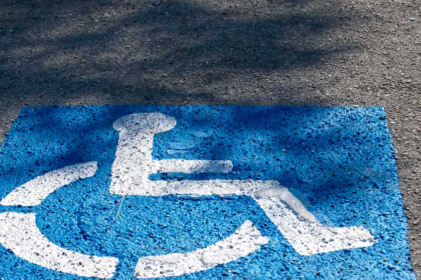 בקשה לייצוגית נגד הבעלים של מגדל משרדי הממשלה בתל אביב בטענה לגביית דמי חניה מנכים